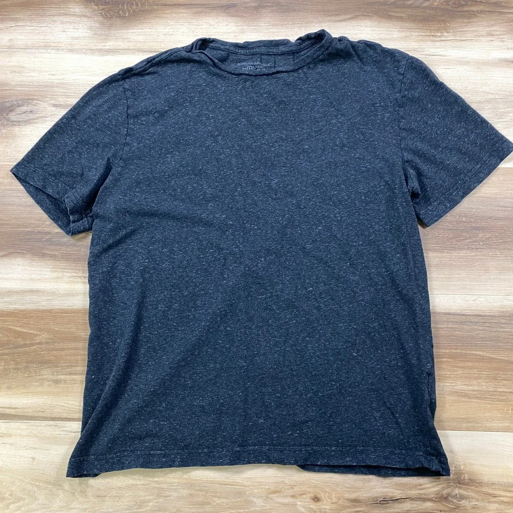 Banana Republic T-Shirt Mens M Minimalist Organic Cotton Soft Wash Grey Casual